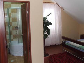 Фото номера Трехместный номер Дома для отпуска Casa Bryanna г. Кавник 5