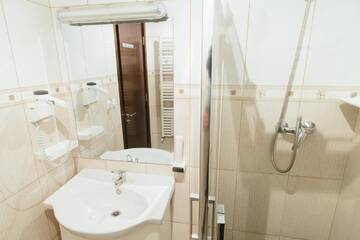Фото номера Двухместный номер с 1 кроватью или 2 отдельными кроватями Отель Hotel Superski г. Кавник 6
