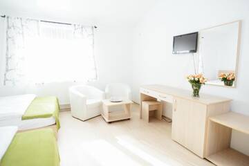 Фото номера Бюджетный трехместный номер Отель Hotel Superski г. Кавник 5