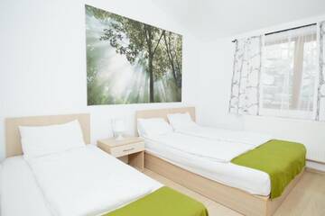 Фото номера Бюджетный трехместный номер Отель Hotel Superski г. Кавник 2